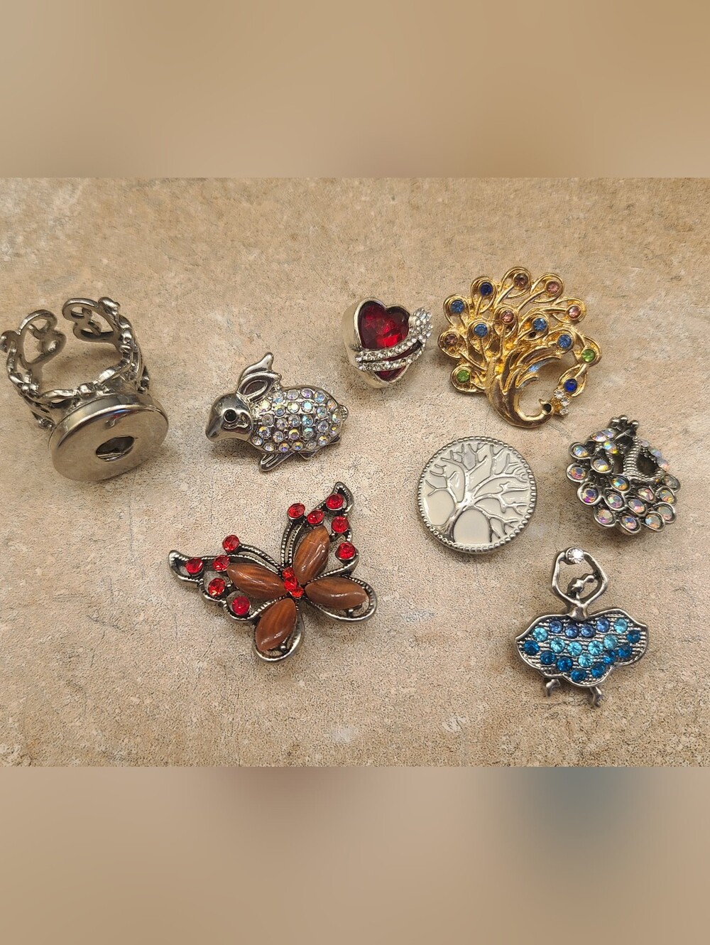 Snaps set of 7 snaps/charms and decorative snap ring! Like Ginger Snaps